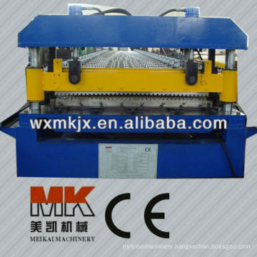 Forming machine for corrugated panels